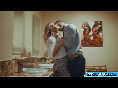 ❤️ Kur një bjonde me bukë ju josh në një banjë publike ❤❌ Qyrje në pornografi sq.mouthporn.ru ❌️❤